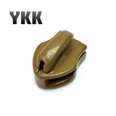 Бегунок для молнии YKK №10, Койот Браун (899), реверс (обратный), без пуллера