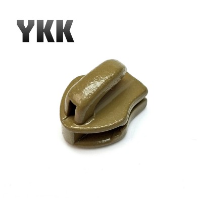 Бегунок для молнии YKK №8,  Койот Браун (899), реверс (обратный), без пуллера